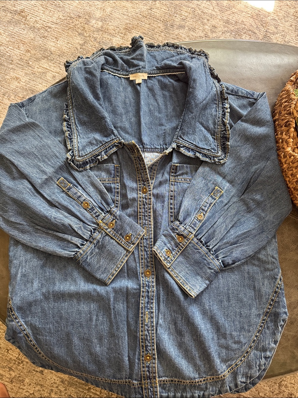 Pilcro small ( will fit sz 6-8), Blue Denim Women's shirt with ruffled collar - Picture 2 of 4